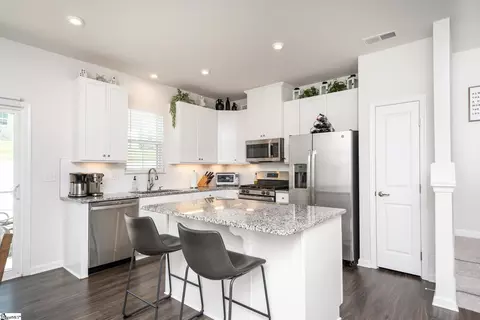 332 Hunt Glenn Ct, Greer, SC 29650 photo 4