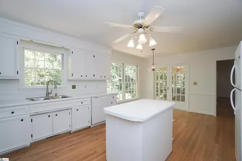 Kitchen - 304 Middle Brook Ct, Greer, SC 29650 photo 4 of 4