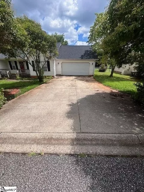 317 Fisher Lake Rd, Lyman, SC 29365