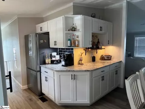 Kitchen - 50 Apache Dr, Waterloo, SC 29384 photo 3 of 3