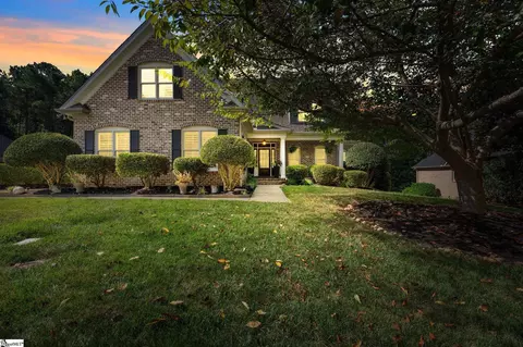 19 Graywood Ct, Simpsonville, SC 29680