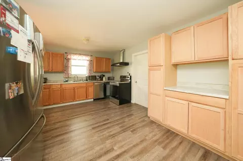 304 N Hamilton St, Williamston, SC 29697 photo 7