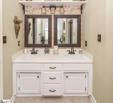 261 E Autumn Ridge Rd, Moore, SC 29369 photo 17