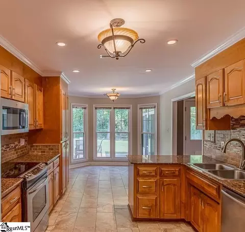 261 E Autumn Ridge Rd, Moore, SC 29369 photo 10