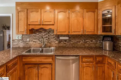 261 E Autumn Ridge Rd, Moore, SC 29369 photo 11
