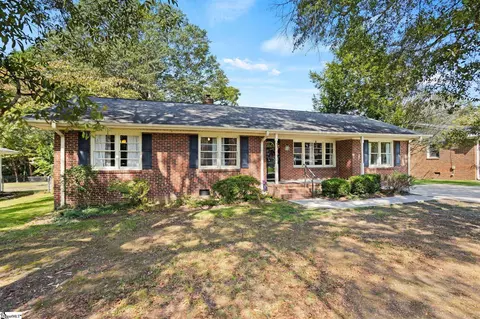 12 Lorena Dr, Taylors, SC 29687