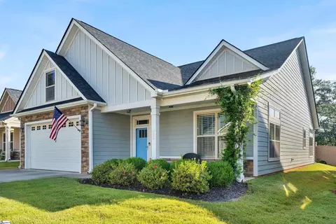 202 Rock Slide Ln, Taylors, SC 29687