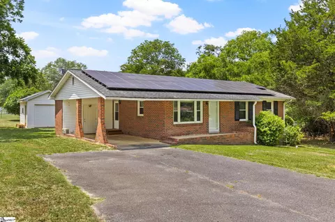 102 Pinson Dr, Honea Path, SC 29654 photo 2