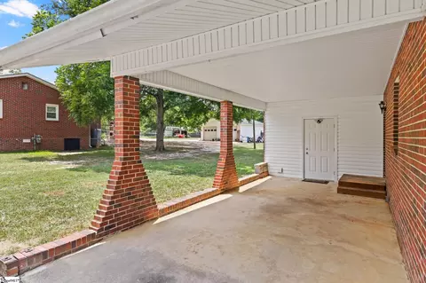 102 Pinson Dr, Honea Path, SC 29654 photo 9