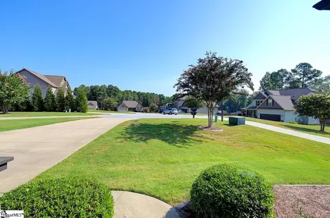 204 Pineknoll Cir, Easley, SC 29642 photo 5
