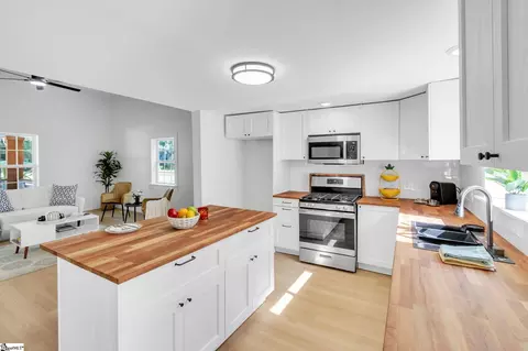 Kitchen - 206 S 7th St, Easley, SC 29640 photo 3 of 4