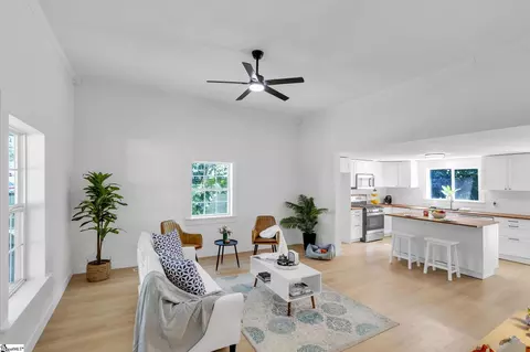 Living - 206 S 7th St, Easley, SC 29640 photo 1 of 3
