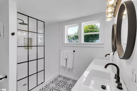 Bath - 206 S 7th St, Easley, SC 29640 photo 1 of 3