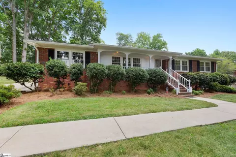 105 Oak Forest Dr, Greer, SC 29650
