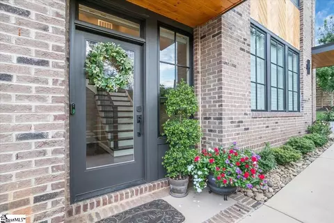16 Park Edge Ct, Greenville, SC 29601