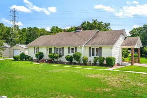 1392 Wilson Dr, Laurens, SC 29360