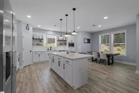 Kitchen - 145 Fox Run Cir, Greer, SC 29651 photo 3 of 5