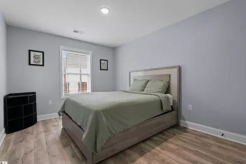 Bedroom - 145 Fox Run Cir, Greer, SC 29651 photo 3 of 5