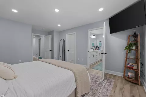 Bedroom - 145 Fox Run Cir, Greer, SC 29651 photo 5 of 5