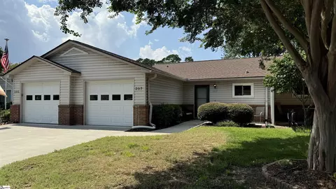 207 Lakeside Cir, Greenville, SC 29615