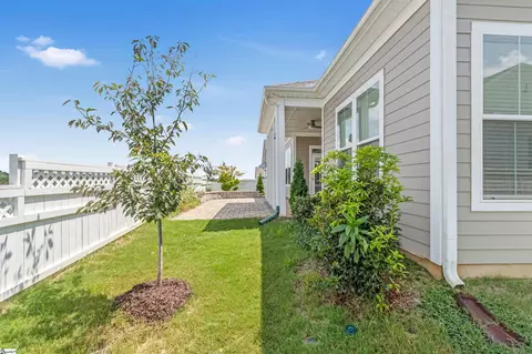 3 Glendon St, Greer, SC 29651 photo 2