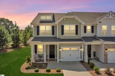 374 Stirrup Ct, Greer, SC 29651
