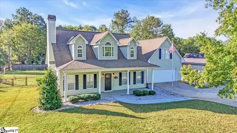 106 Orleans Dr, Simpsonville, SC 29680