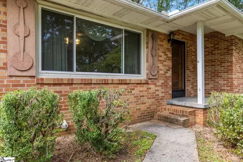 121 Hilltop Dr, Travelers Rest, SC 29690