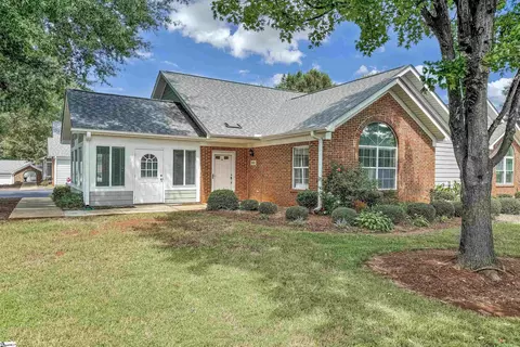 301 Heritage Club Dr, Greenville, SC 29615