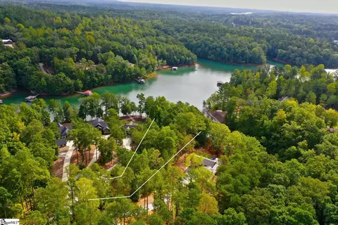46 Vista Pointe Dr, West Union, SC 29696