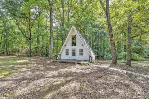 131 Kings Country Ln, Pelzer, SC 29669