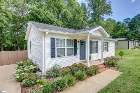 302 Roosevelt Ave, Travelers Rest, SC 29690