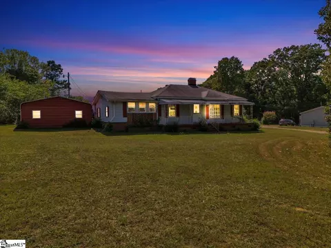 438 Mount Lebanon Rd, Donalds, SC 29638