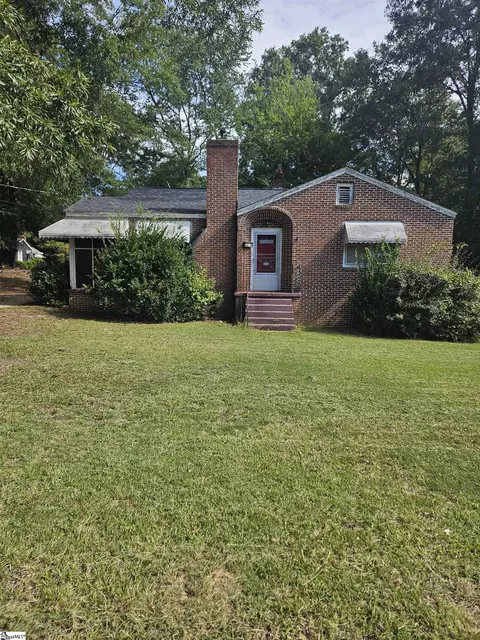 701 E Florida St, Clinton, SC 29325