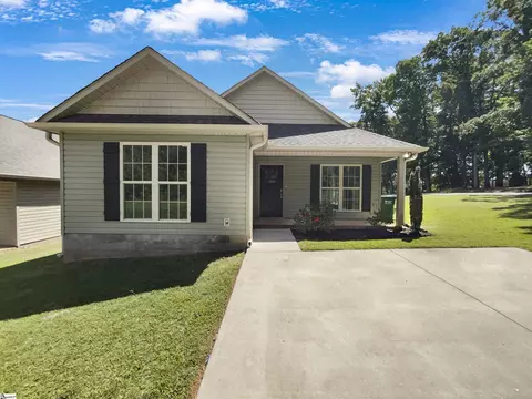 180 Gentry Rd, Spartanburg, SC 29301
