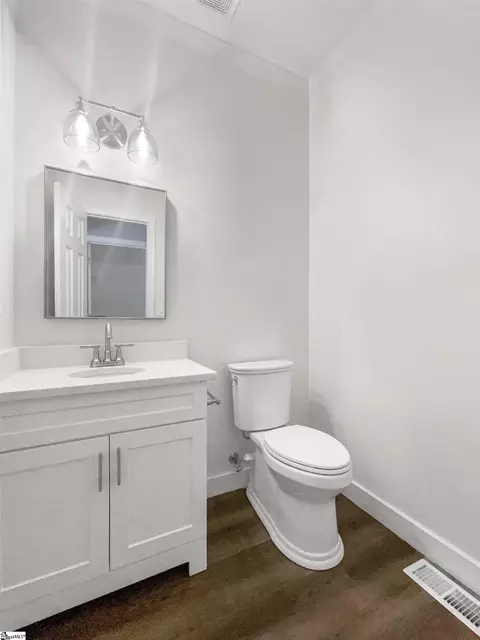 Bath - 7 Riverton Ct, Greer, SC 29650 photo 2 of 5
