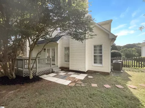 Exterior - 7 Riverton Ct, Greer, SC 29650 photo 2 of 6