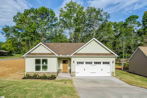 184 Hunter Dr, Belton, SC 29627