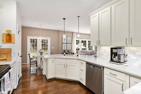 7 S Cedarbluff Ct, Greer, SC 29650 photo 16