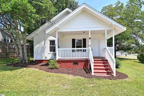 109 S 6th St, Easley, SC 29640