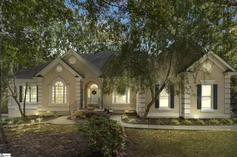 206 Walnut Trace Ct, Simpsonville, SC 29681
