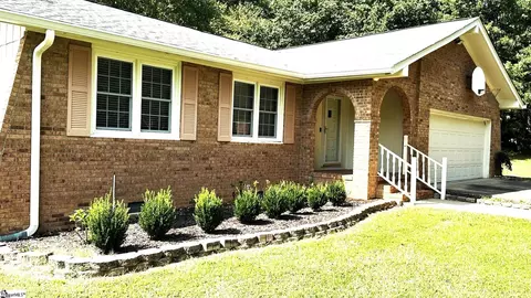 22 Woodview Dr, Taylors, SC 29687