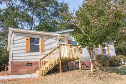 198 Old Farrs Bridge Rd, Greenville, SC 29611