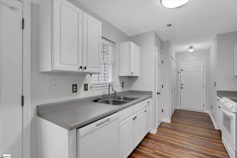 Kitchen - 119 Arbors Ct, Central, SC 29630 photo 1 of 2