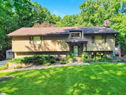 204 Briarcreek Dr, Spartanburg, SC 29301