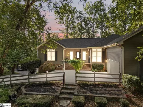 91 Glenwood Ln, Gray Court, SC 29645