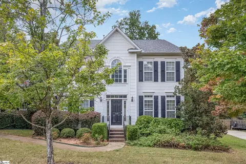 135 Hartwick Ln, Fountain Inn, SC 29644