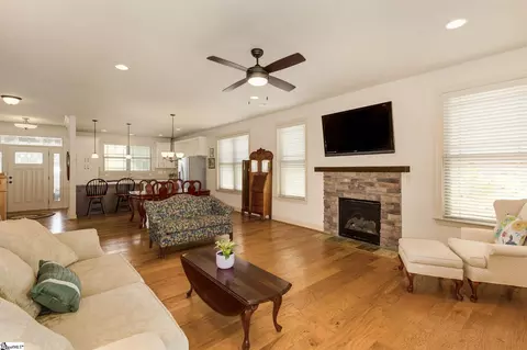Living - 303 Ashler Dr, Greer, SC 29650 photo 1 of 2