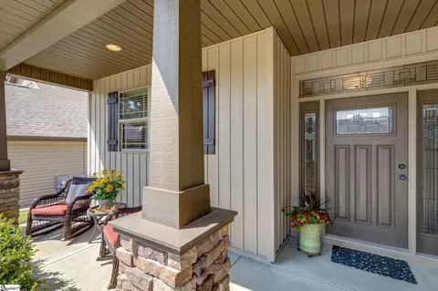 Exterior - 303 Ashler Dr, Greer, SC 29650 photo 4 of 10