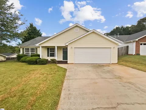 364 E Pheasant Hill Dr, Duncan, SC 29334